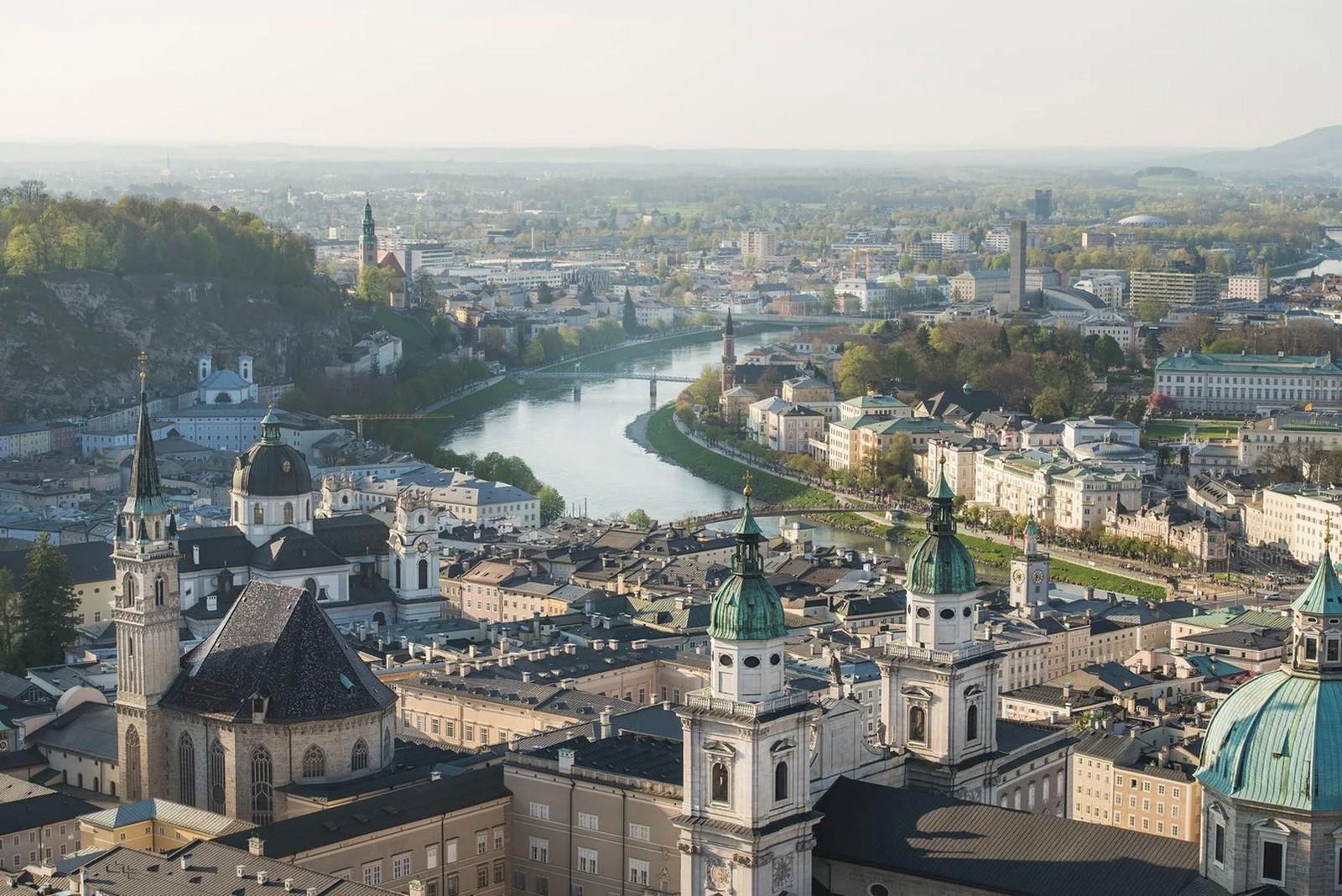 Landing Austria